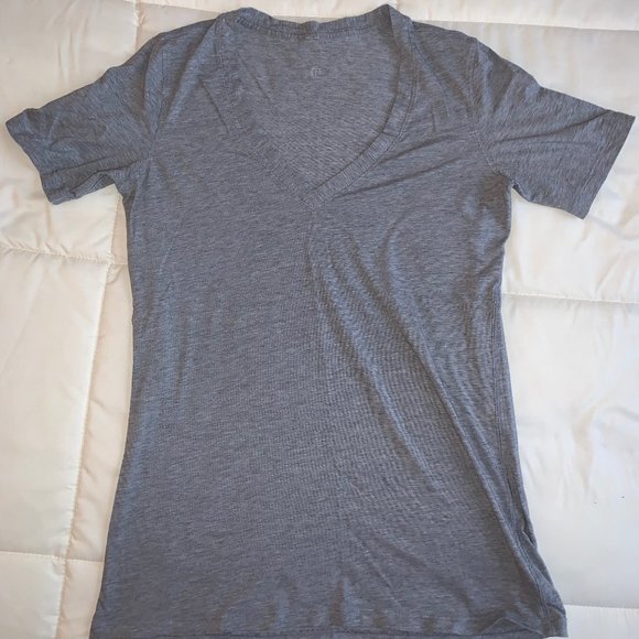 Grey Lululemon V-Neck T-Shirt - Picture 1 of 6